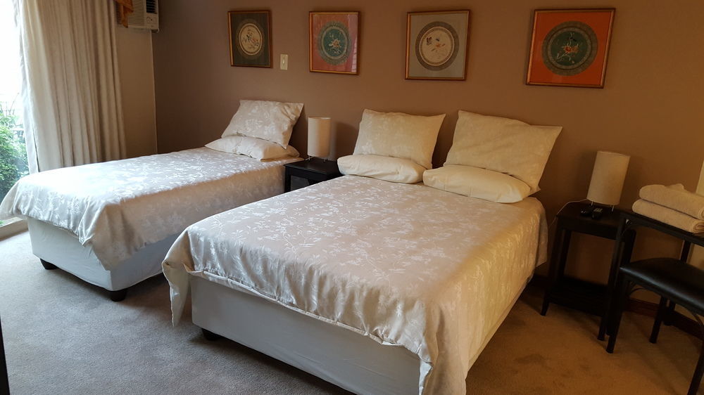 Rest-A-While Guest House - Pretoria Bagian luar foto