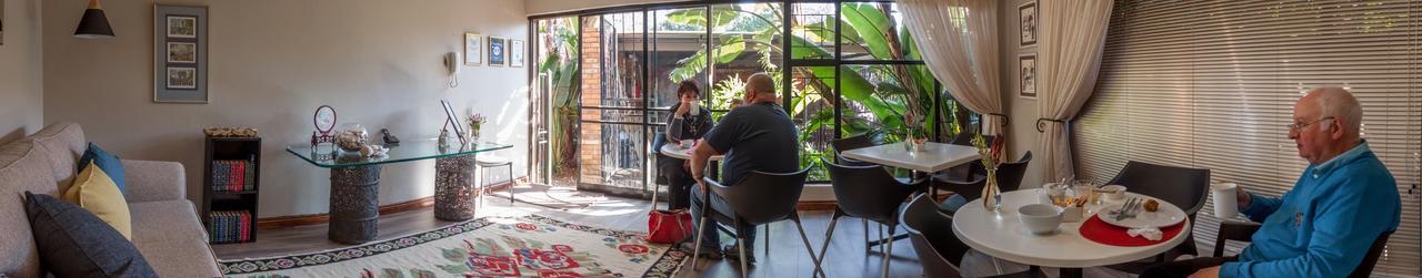 Rest-A-While Guest House - Pretoria Bagian luar foto