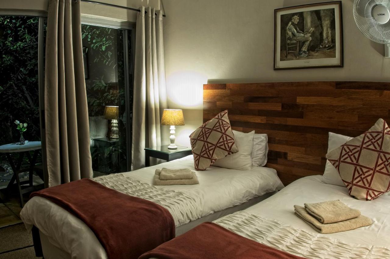 Rest-A-While Guest House - Pretoria Bagian luar foto