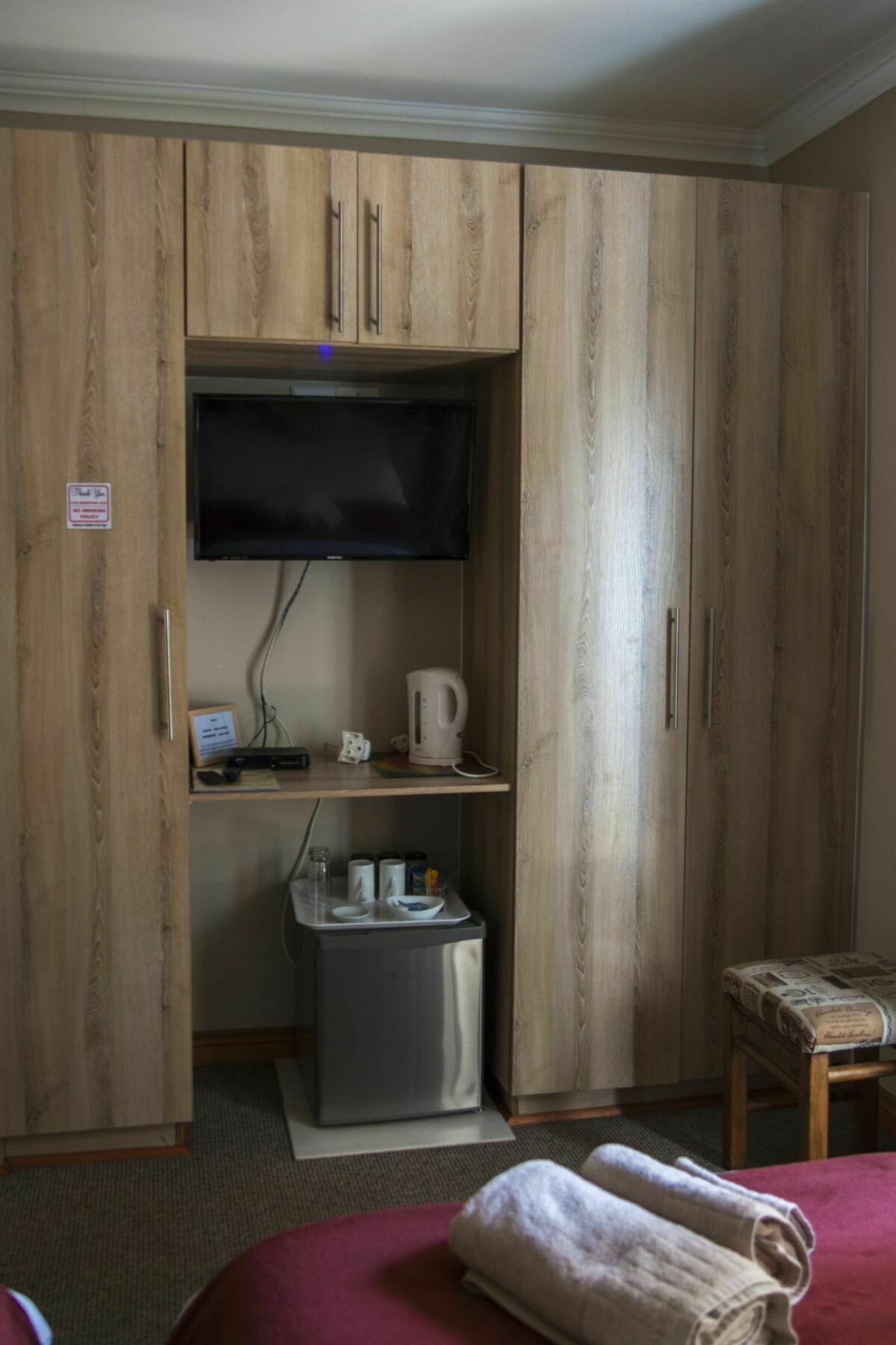 Rest-A-While Guest House - Pretoria Bagian luar foto
