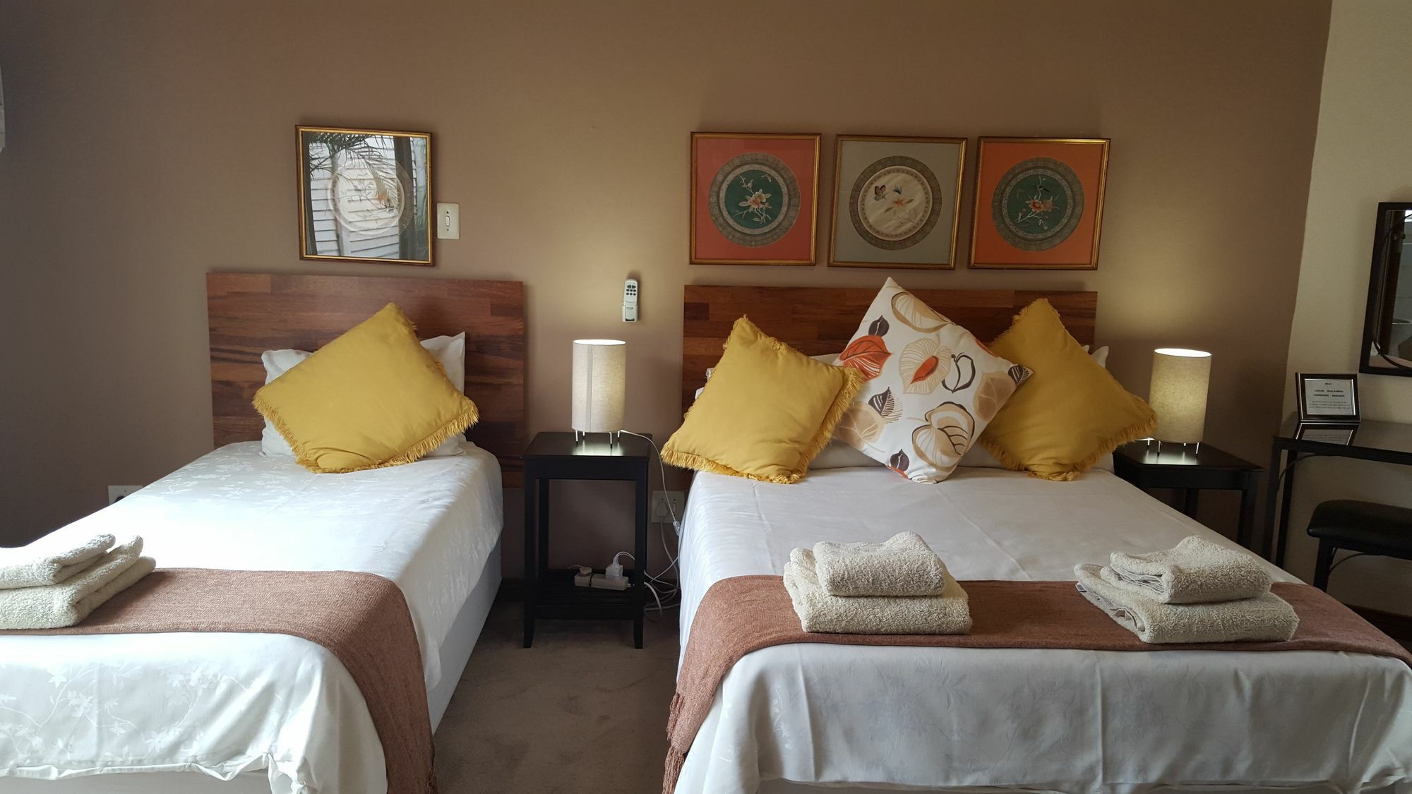 Rest-A-While Guest House - Pretoria Bagian luar foto